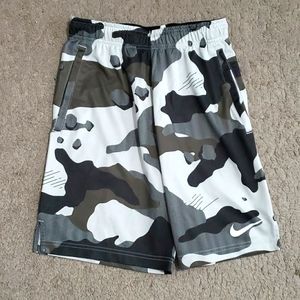 Nike Camo Shorts Mens Small Training Elastic Waist Drawstring Pocket Green Gray